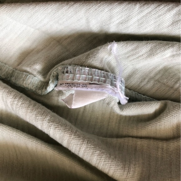 Uniqlo x Undercover Disney Snow White T Shirt Size S - Picture 11 of 11